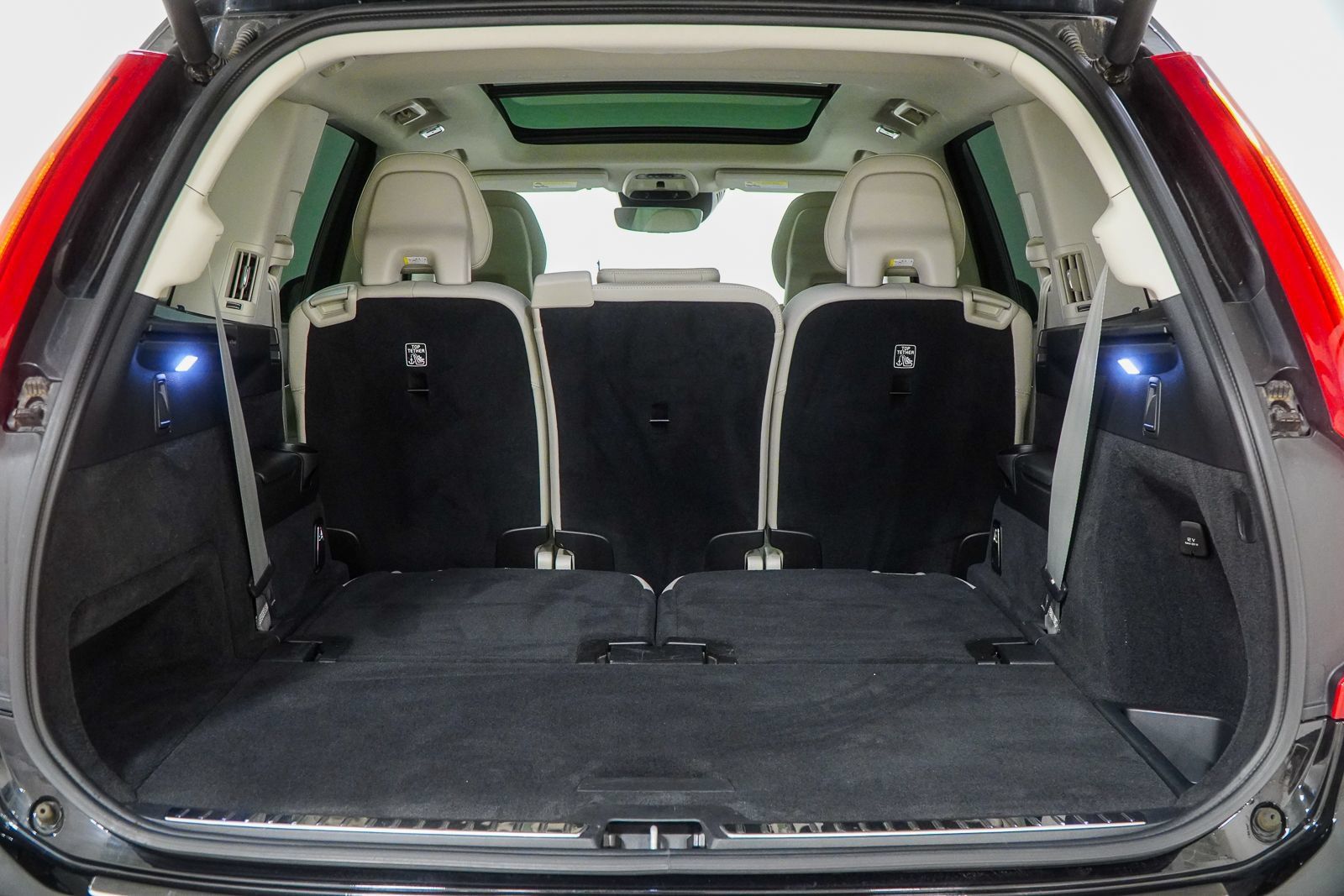 Used 2020 Volvo XC90 T6 Momentum w/ Protection Package Premier AWD/4WD image 10