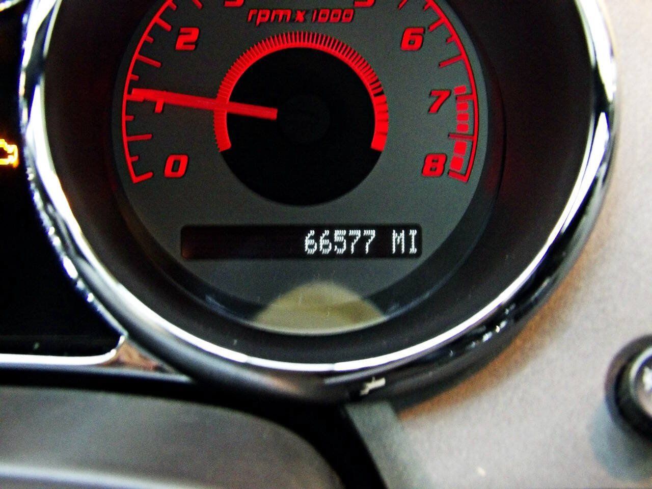Used 2007 Pontiac Solstice Convertible w/ Premium Package RWD image 10