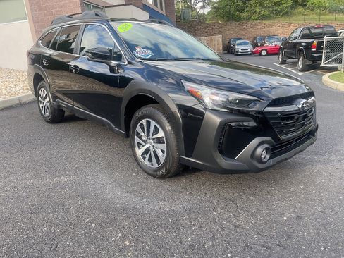 Used 2024 Subaru Outback Premium image 17