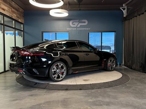 Used 2021 Kia Stinger GT1 image 3