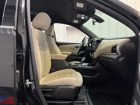 Used 2022 Chevrolet Traverse LS AWD/4WD image 23