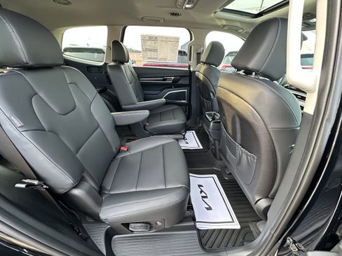 New 2025 Kia Telluride S image 17