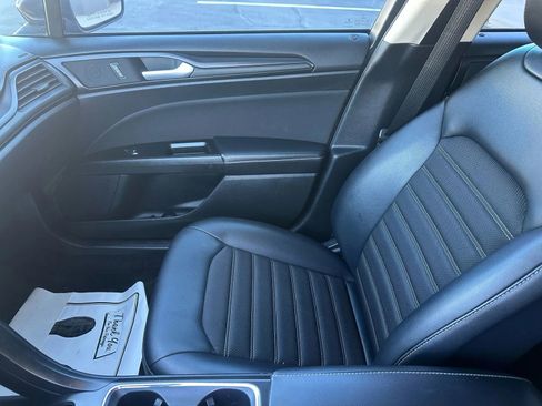 Used 2018 Ford Fusion SE w/ Equipment Group 201A image 10