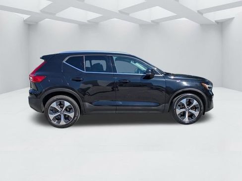 Certified 2023 Volvo XC40 B5 Plus w/ Protection Package Premier AWD/4WD image 3