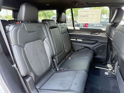 New 2026 Jeep Grand Cherokee L 4WD image 28