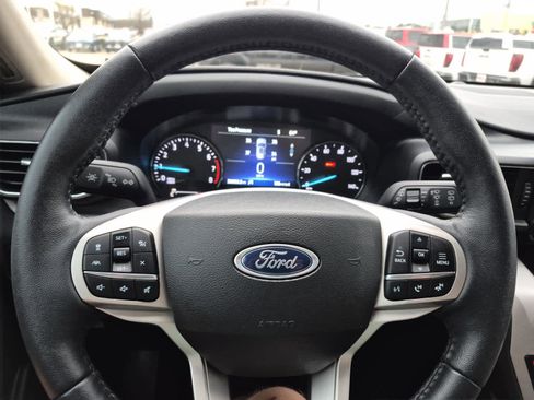 Used 2023 Ford Explorer XLT w/ Equipment Group 202A image 21