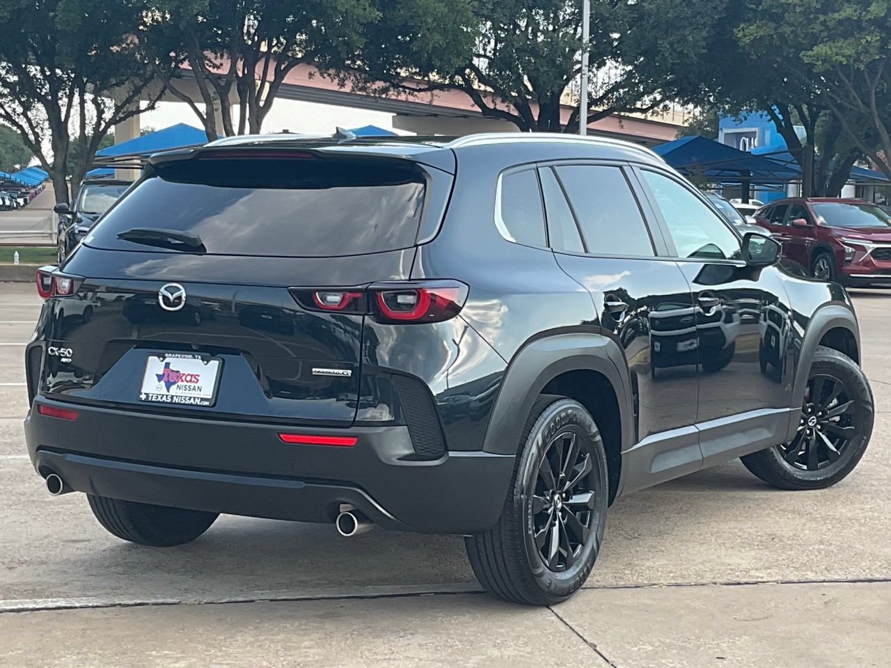 Used 2025 MAZDA CX-50 AWD 2.5 S w/ Premium Package image 4