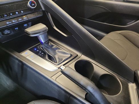 Used 2021 Hyundai Elantra SEL FWD image 26