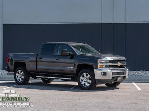 Used 2015 Chevrolet Silverado 2500 LT w/ LT Convenience Package AWD/4WD image 11