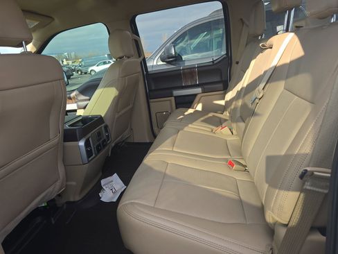 Used 2019 Ford F150 Lariat w/ Equipment Group 502A Luxury image 12