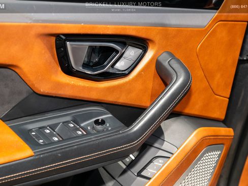 Used 2019 Lamborghini Urus AWD/4WD image 68