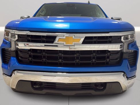 Used 2025 Chevrolet Silverado 1500 LT AWD/4WD image 31