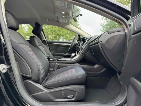 Used 2016 Ford Fusion SE image 23