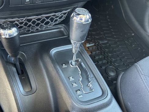 Used 2015 Jeep Wrangler Sport image 16