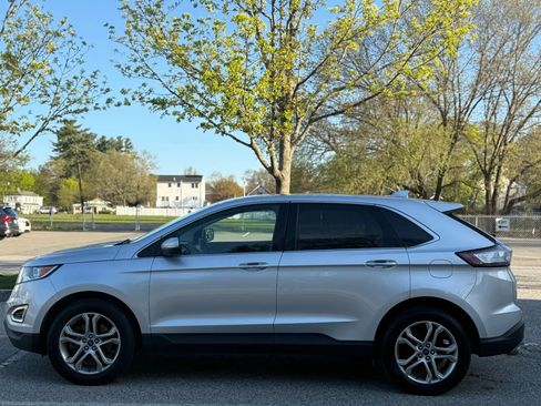 Used 2018 Ford Edge Titanium image 5
