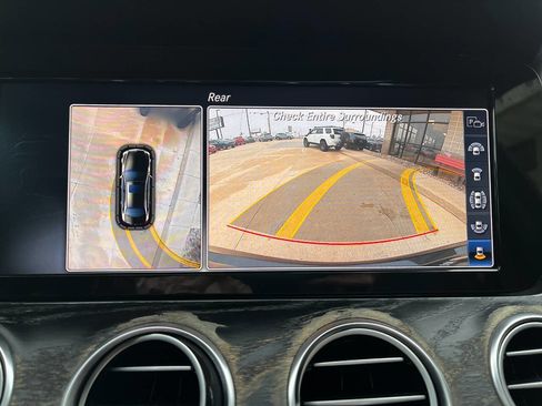 Used 2019 Mercedes-Benz E 300 4MATIC image 14