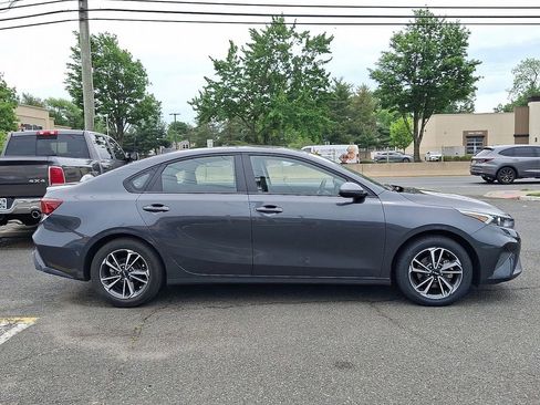 Used 2023 Kia Forte LXS w/ LXS Technology Package FWD image 8