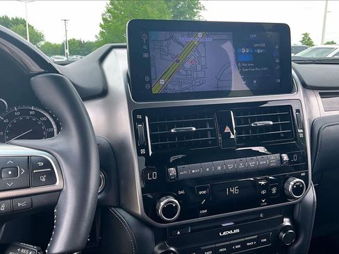 Used 2023 Lexus GX 460 Luxury w/ Accessory Package AWD/4WD image 6