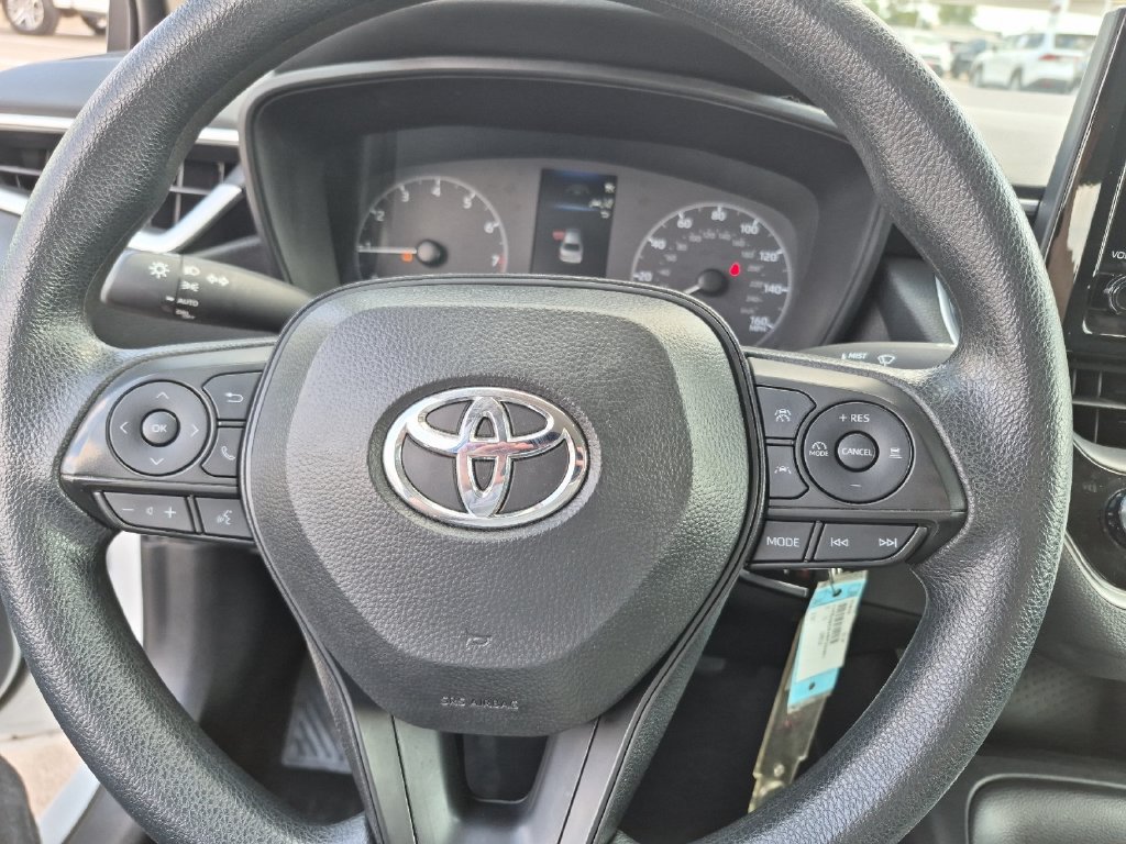 Used 2025 Toyota Corolla LE FWD image 21