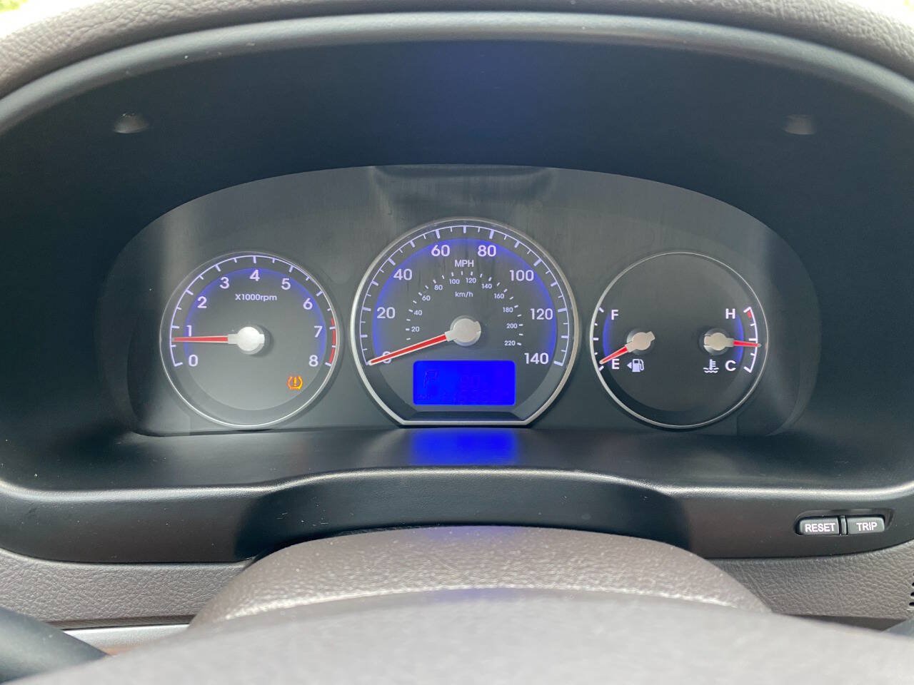 Used 2012 Hyundai Santa Fe SE AWD/4WD image 14