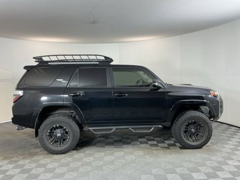 Used 2018 Toyota 4Runner TRD Off-Road Premium image 4