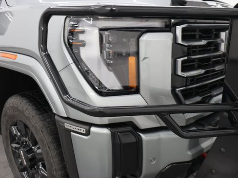 Used 2025 GMC Sierra 2500 AT4 w/ AT4 Premium Plus Package AWD/4WD image 29