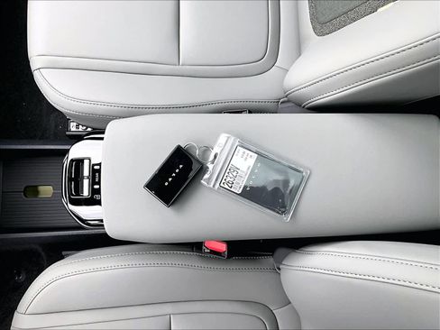 New 2026 Volvo EX30 Plus w/ Climate Package image 33