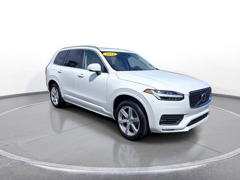 Used 2022 Volvo XC90 T5 Momentum AWD/4WD image 2