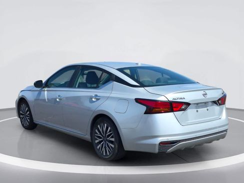 Used 2024 Nissan Altima 2.5 SV FWD image 4