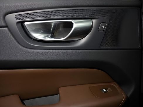 New 2024 Volvo XC60 T8 Plus w/ Protection Package Premier image 31