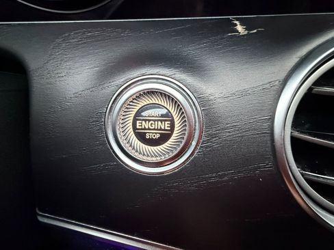 Used 2017 Mercedes-Benz E 300 image 18