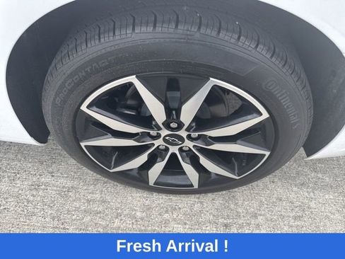 Used 2023 Chevrolet Malibu RS FWD image 16
