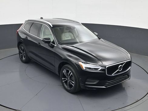 Used 2018 Volvo XC60 T5 Momentum w/ Convenience Package AWD/4WD image 16
