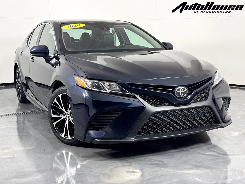 Used 2020 Toyota Camry SE FWD image 1
