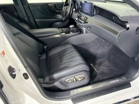 Used 2022 Lexus LS 500 w/ Interior Upgrade Package RWD image 15