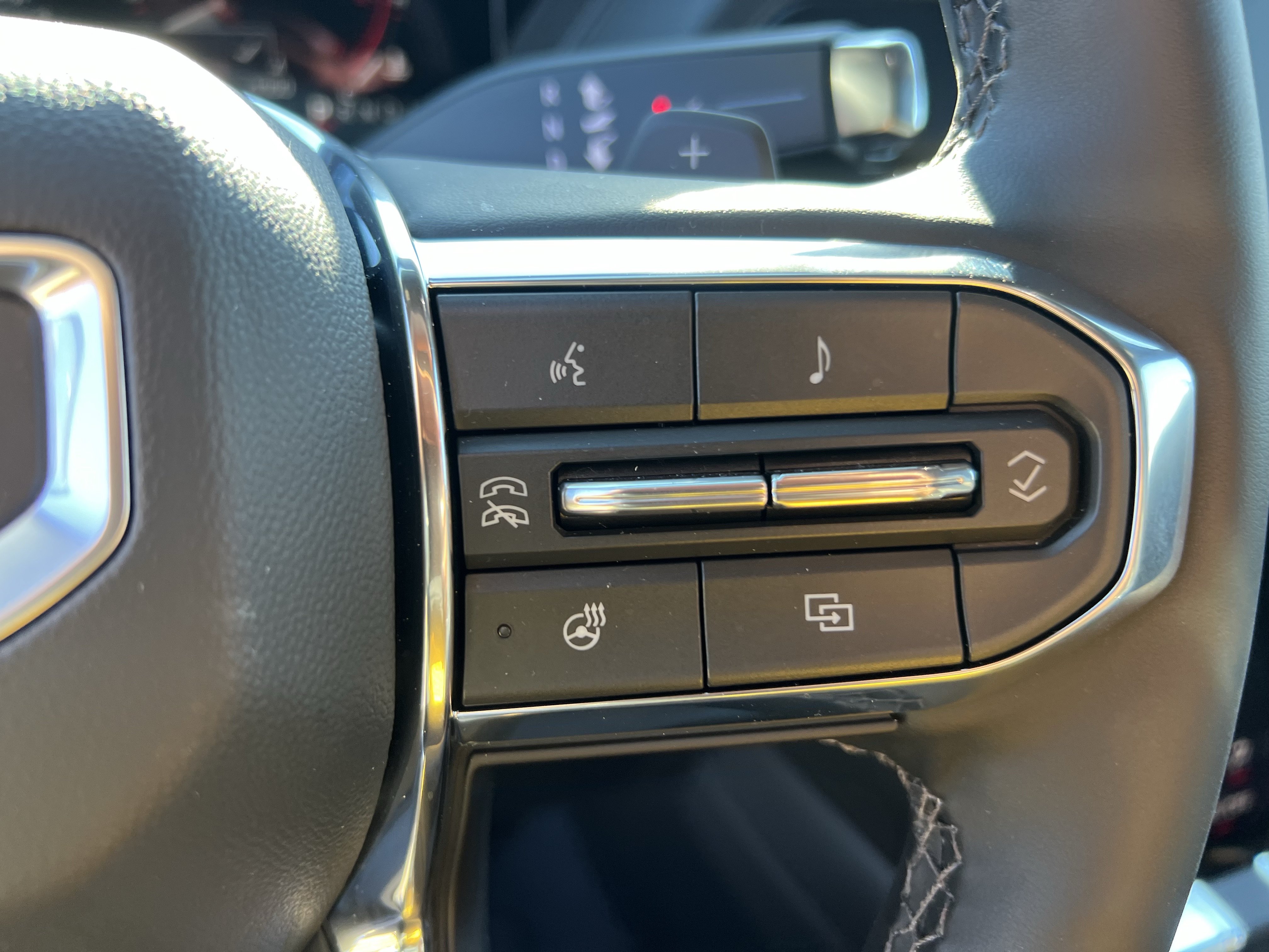 Used 2026 GMC Yukon Denali w/ Sun & Power Step Package AWD/4WD image 21