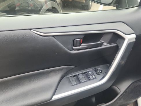 Used 2019 Toyota RAV4 LE w/ All Weather Liner Package FWD image 11