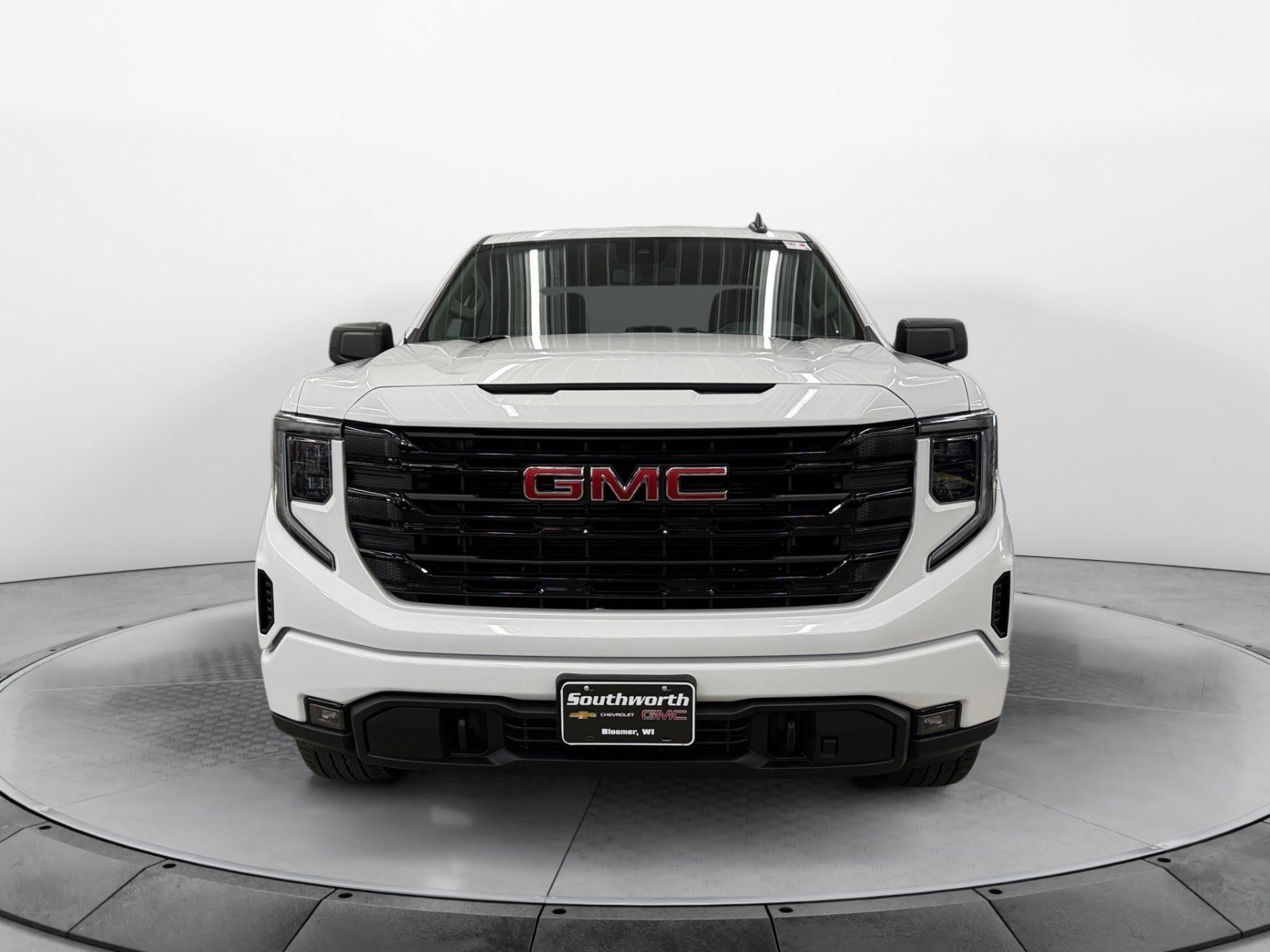 Used 2024 GMC Sierra 1500 Elevation w/ LPO, Elevation Black Package AWD/4WD image 7