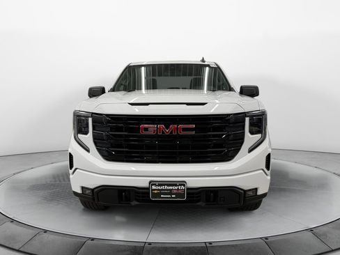 Used 2024 GMC Sierra 1500 Elevation w/ LPO, Elevation Black Package AWD/4WD image 7