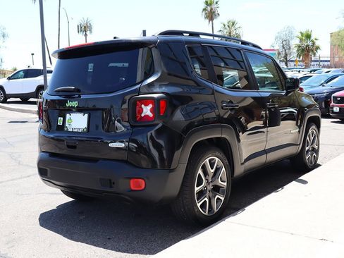 Used 2018 Jeep Renegade Latitude FWD image 14
