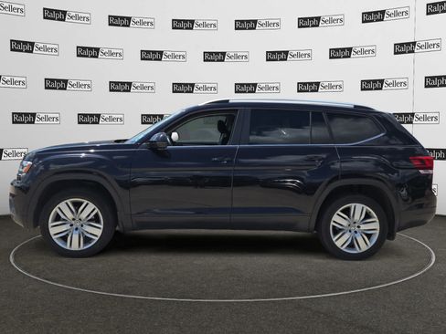 Used 2019 Volkswagen Atlas SE w/ Panoramic Sunroof Package FWD image 3