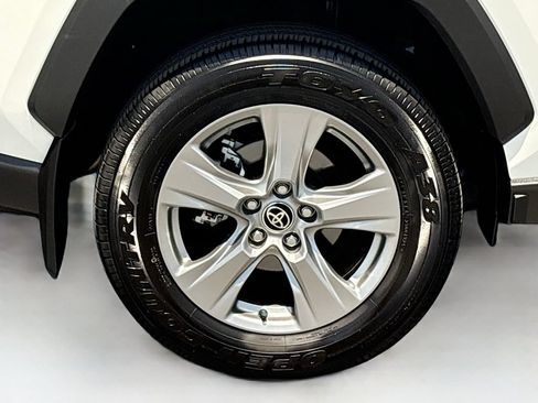 Certified 2025 Toyota RAV4 LE AWD/4WD image 32