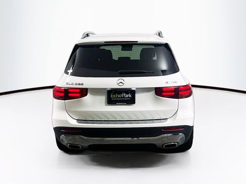 Used 2025 Mercedes-Benz GLB 250 4MATIC image 7