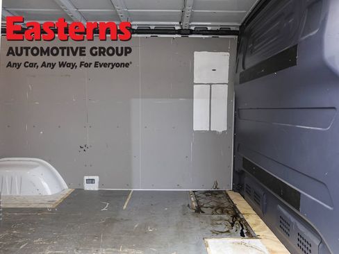Used 2019 Freightliner Sprinter 2500 RWD image 18