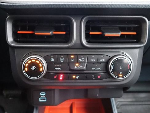 Certified 2023 Ford Maverick XLT w/ XLT Luxury Package image 9