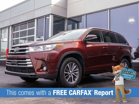 Used 2017 Toyota Highlander XLE image 3