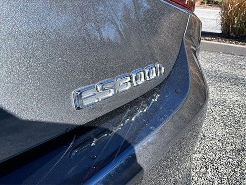 Used 2024 Lexus ES 300h w/ Premium Package image 27