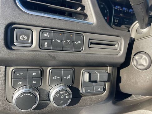 Used 2021 GMC Yukon SLT w/ SLT Luxury Plus Package image 30