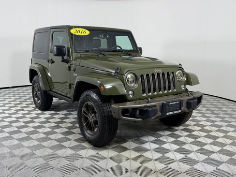 Used 2016 Jeep Wrangler Sahara AWD/4WD image 3