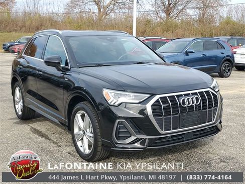 Used 2023 Audi Q3 2.0T Premium w/ 19" Wheel Package image 3